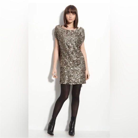 $480 Vince Bronze Sequin Holiday Cap Sleeve Shift Tunic Dress XS - Picture 4 of 13